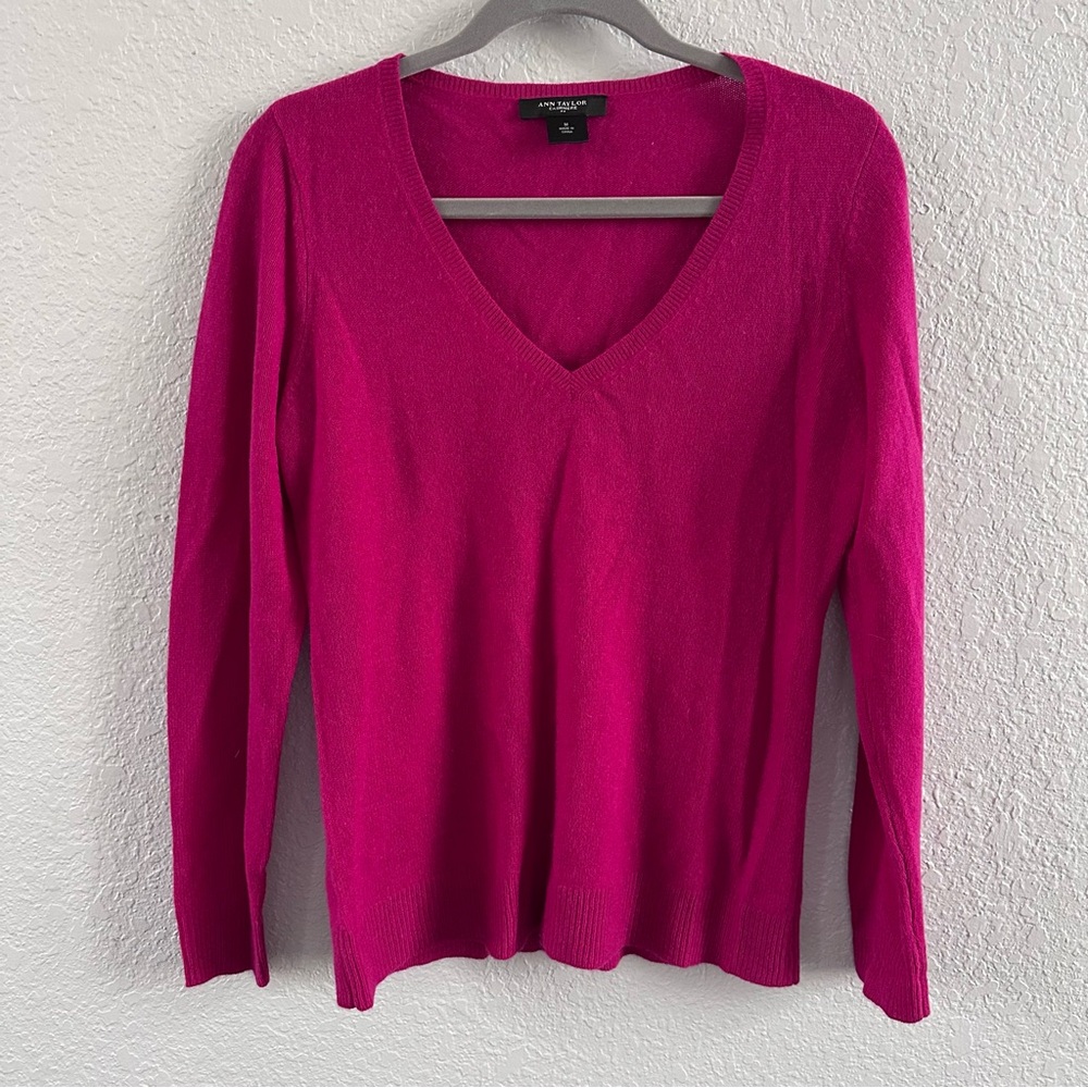 Ann Taylor 100% Cashmere Fuchsia Pink V-Neck Sweater Size M Soft Classic